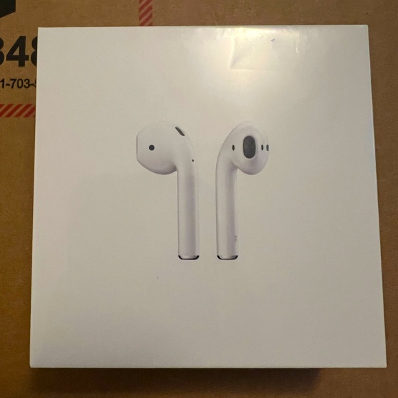 AirPods with Charging Case - Picture 1 of 8